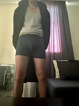 Snapshot of XboyZZ7 chatting on 11/03/25, 10:27 XboyZZ7 online show from 11/03/25, 10:27