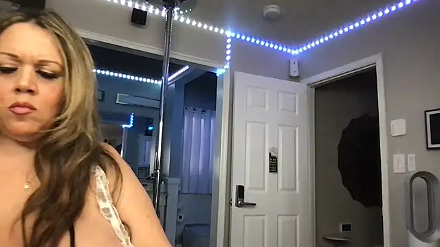 curvyfunlover online show from 11/23/25, 07:02