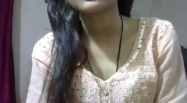 Snapshot of Aayesha chatting on 01/11/25, 10:19 Aayesha online show from 01/11/25, 10:19