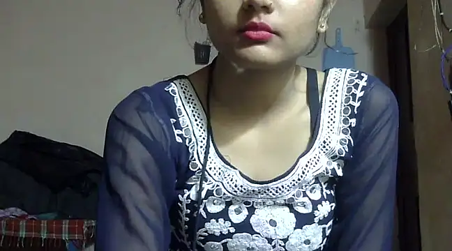 Snapshot of Aayesha chatting on 01/26/25, 01:58 Aayesha online show from 01/26/25, 01:58