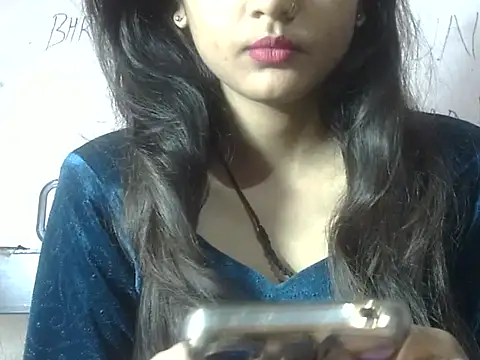 Snapshot of Aayesha chatting on 02/01/26, 04:55 Aayesha online show from 02/01/26, 04:55