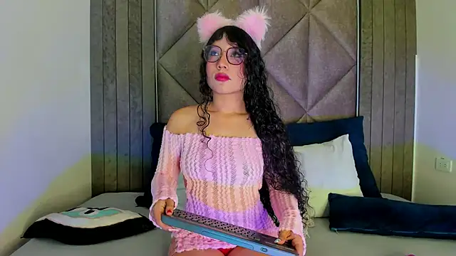 BriaConner  online show from 02/08/25, 02:47