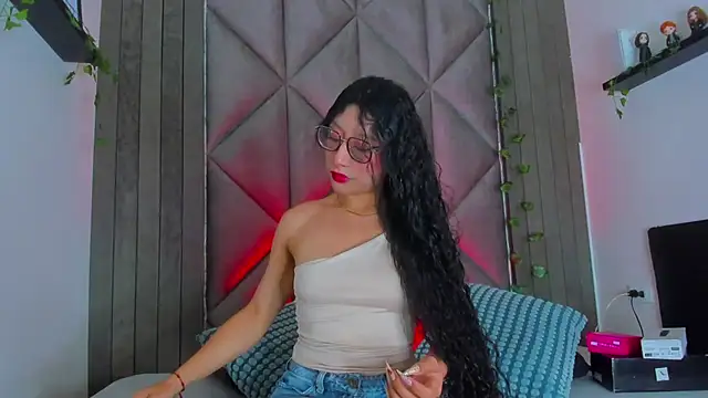 BriaConner  online show from 06/29/26, 02:51