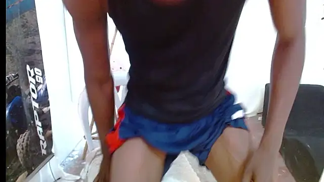 Snapshot of Darick_brown chatting on 03/13/26, 03:29 Darick brown online show from 03/13/26, 03:29