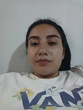 Snapshot of Hellen_Alex chatting on 02/13/26, 02:02 Hellen Alex online show from 02/13/26, 02:02