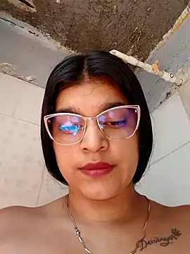 naughty-girl01 online show from 03/09/25, 04:33