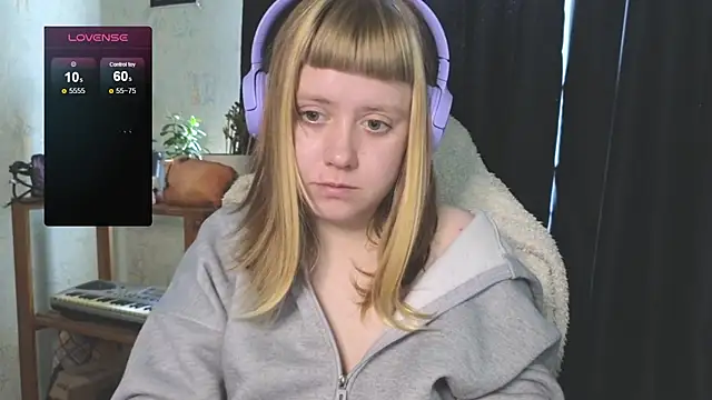 June shy0 online show from 09/26/25, 07:23