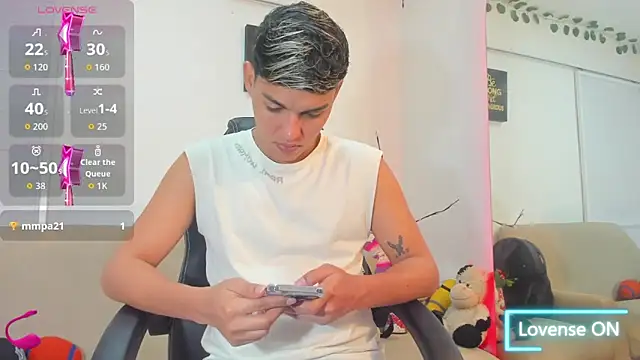 ryan carter08 online show from 11/21/25, 03:27