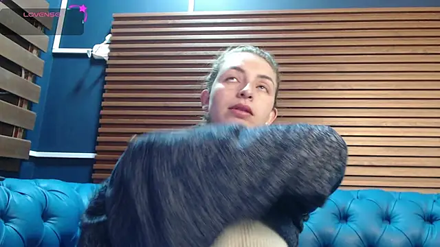  isaabellaa online show from 02/18/25, 11:22