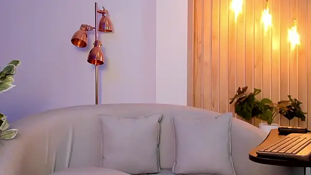 AriRobert  online show from 09/15/25, 04:34