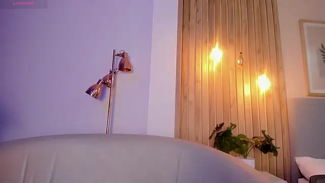 AriRobert  online show from 10/09/25, 03:26