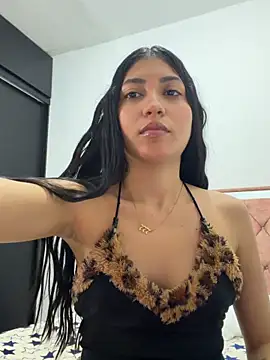 Snapshot of Sweetnaughtygirl_ chatting on 04/26/26, 05:21 Sweetnaughtygirl online show from 04/26/26, 05:21