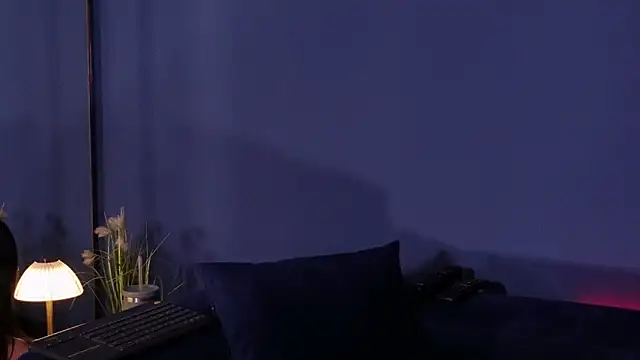 Snapshot of Olivia_Collins1 chatting on 02/21/26, 12:22 Olivia Collins1 online show from 02/21/26, 12:22