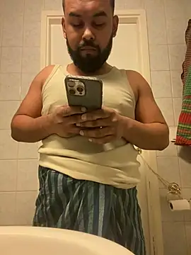 Snapshot of malout123J chatting on 03/21/26, 06:11 malout123J online show from 03/21/26, 06:11