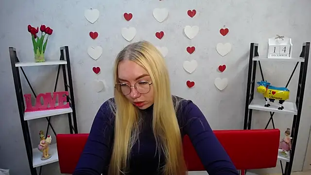 Snapshot of BeatriceFly chatting on 12/14/24, 09:29 BeatriceFly online show from 12/14/24, 09:29