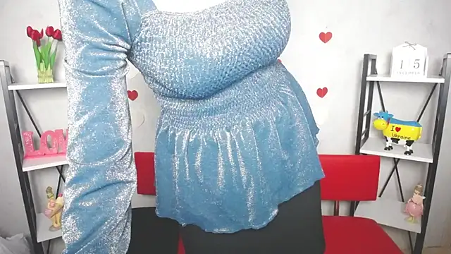 Snapshot of BeatriceFly chatting on 12/15/24, 02:48 BeatriceFly online show from 12/15/24, 02:48