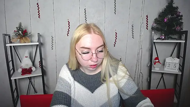 Snapshot of BeatriceFly chatting on 12/25/24, 09:34 BeatriceFly online show from 12/25/24, 09:34