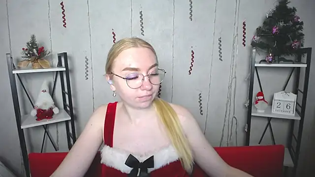 Snapshot of BeatriceFly chatting on 12/26/24, 03:42 BeatriceFly online show from 12/26/24, 03:42