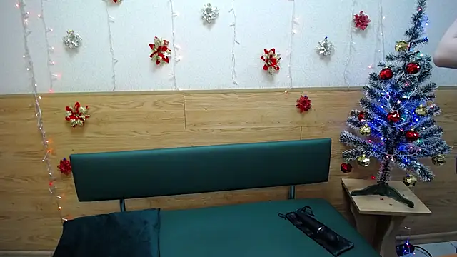 Snapshot of BeatriceFly chatting on 12/29/24, 01:28 BeatriceFly online show from 12/29/24, 01:28