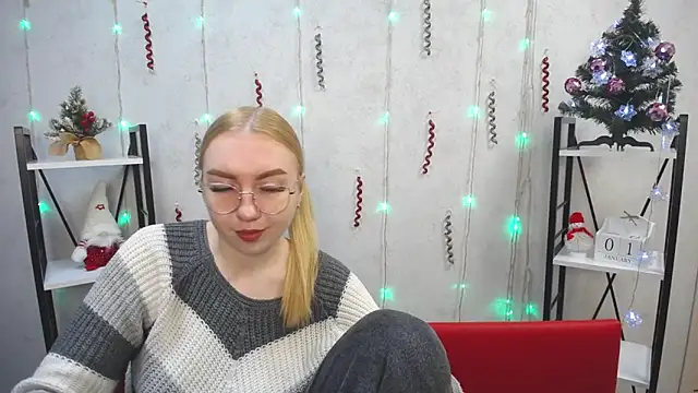 Snapshot of BeatriceFly chatting on 01/03/25, 09:15 BeatriceFly online show from 01/03/25, 09:15