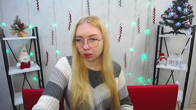 Snapshot of BeatriceFly chatting on 01/05/25, 06:13 BeatriceFly online show from 01/05/25, 06:13