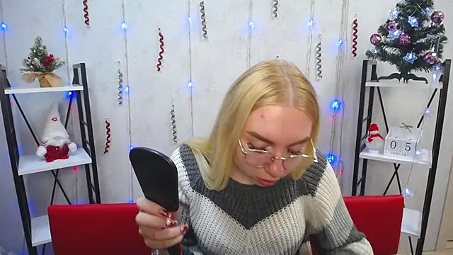 Snapshot of BeatriceFly chatting on 01/05/25, 02:08 BeatriceFly online show from 01/05/25, 02:08