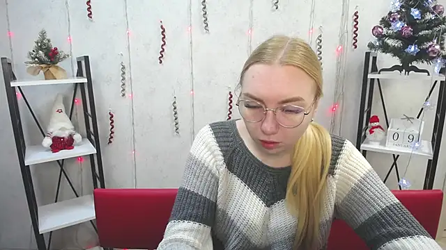 Snapshot of BeatriceFly chatting on 01/09/25, 06:27 BeatriceFly online show from 01/09/25, 06:27