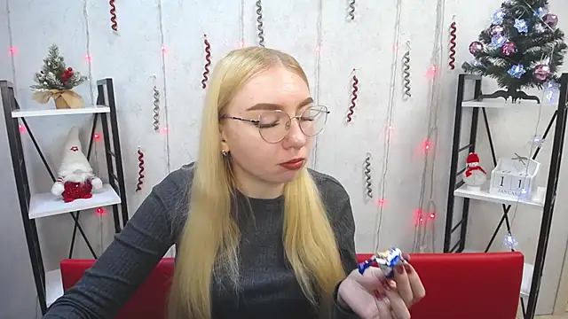 Snapshot of BeatriceFly chatting on 01/12/25, 07:32 BeatriceFly online show from 01/12/25, 07:32