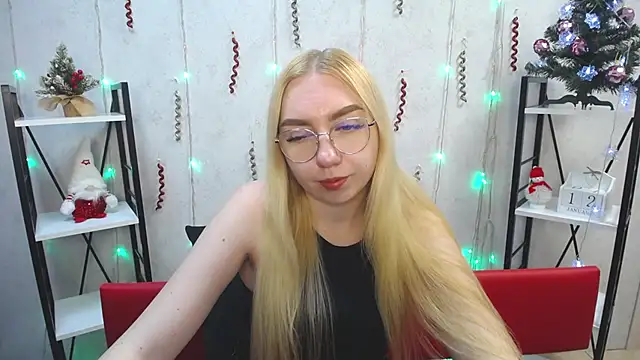 Snapshot of BeatriceFly chatting on 01/12/25, 11:39 BeatriceFly online show from 01/12/25, 11:39