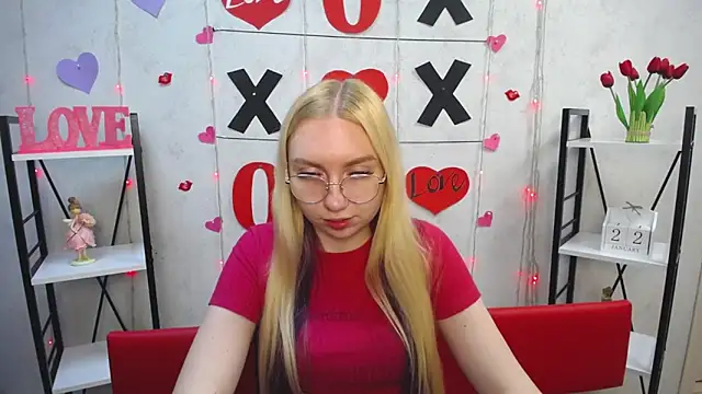 Snapshot of BeatriceFly chatting on 01/22/25, 04:23 BeatriceFly online show from 01/22/25, 04:23