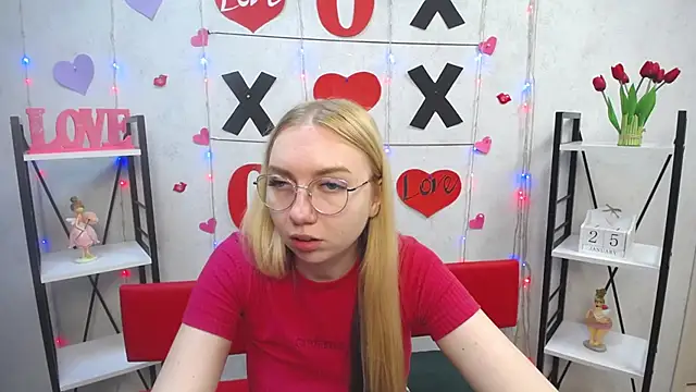 Snapshot of BeatriceFly chatting on 01/25/25, 01:41 BeatriceFly online show from 01/25/25, 01:41