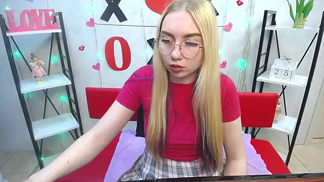 Snapshot of BeatriceFly chatting on 01/25/25, 04:46 BeatriceFly online show from 01/25/25, 04:46