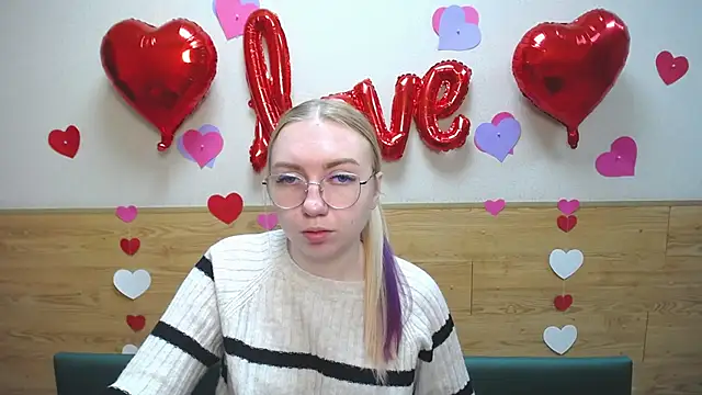 Snapshot of BeatriceFly chatting on 01/26/25, 01:25 BeatriceFly online show from 01/26/25, 01:25