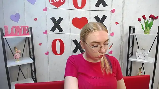 Snapshot of BeatriceFly chatting on 01/27/25, 12:37 BeatriceFly online show from 01/27/25, 12:37