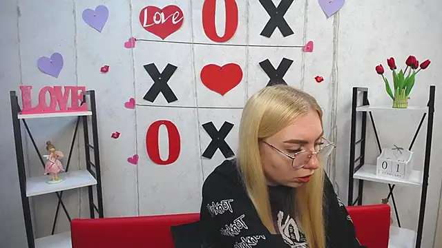 Snapshot of BeatriceFly chatting on 02/01/25, 01:41 BeatriceFly online show from 02/01/25, 01:41