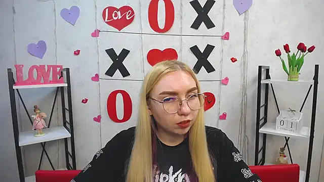 Snapshot of BeatriceFly chatting on 02/01/25, 04:44 BeatriceFly online show from 02/01/25, 04:44