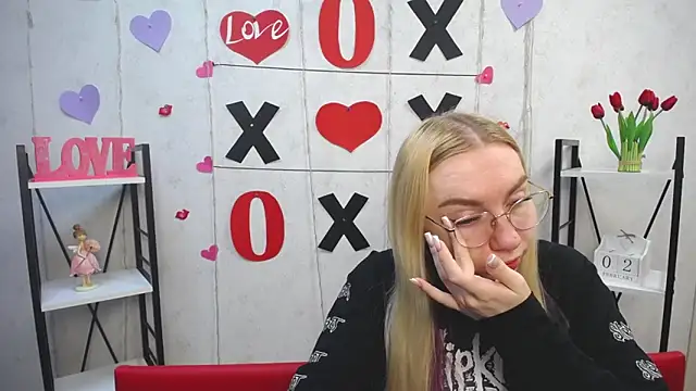 Snapshot of BeatriceFly chatting on 02/02/25, 06:15 BeatriceFly online show from 02/02/25, 06:15