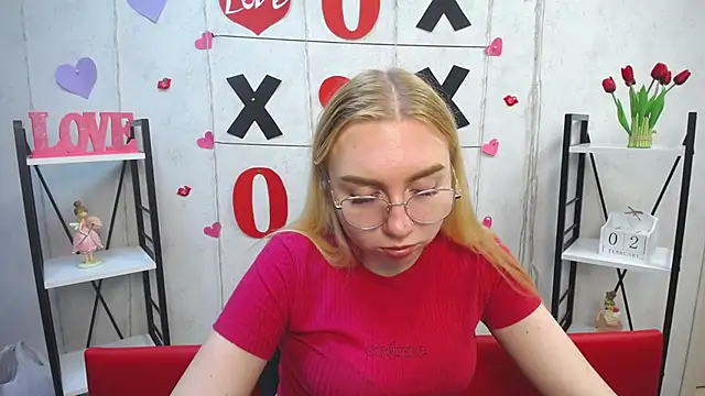 Snapshot of BeatriceFly chatting on 02/02/25, 04:22 BeatriceFly online show from 02/02/25, 04:22