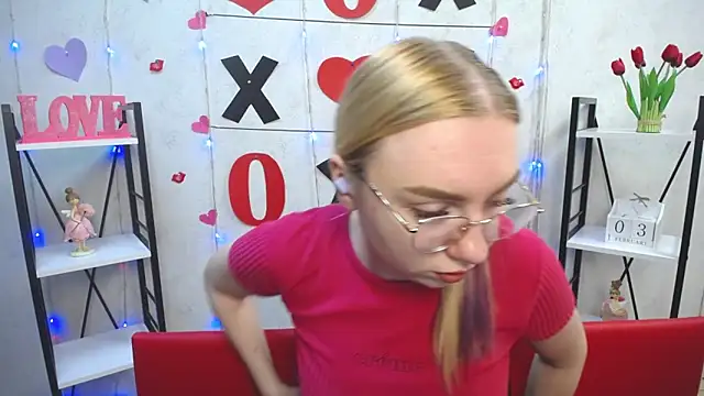 Snapshot of BeatriceFly chatting on 02/03/25, 09:19 BeatriceFly online show from 02/03/25, 09:19