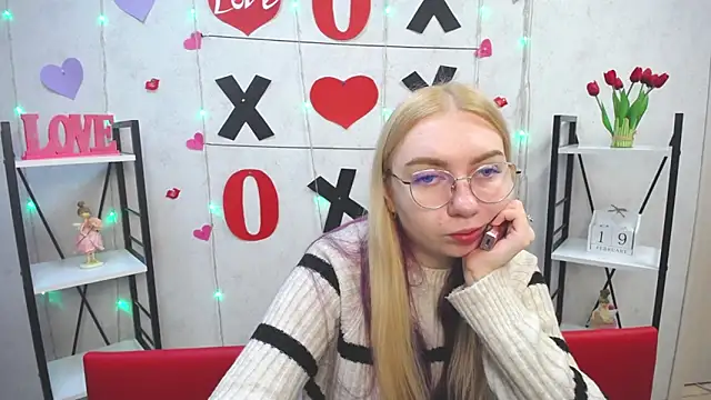 Snapshot of BeatriceFly chatting on 02/19/25, 06:22 BeatriceFly online show from 02/19/25, 06:22