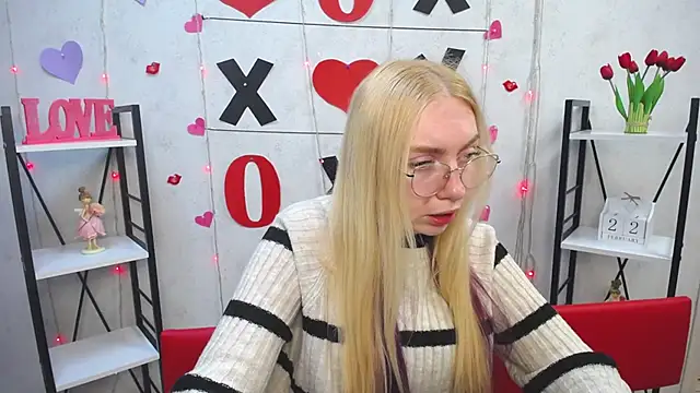 Snapshot of BeatriceFly chatting on 02/22/25, 09:34 BeatriceFly online show from 02/22/25, 09:34