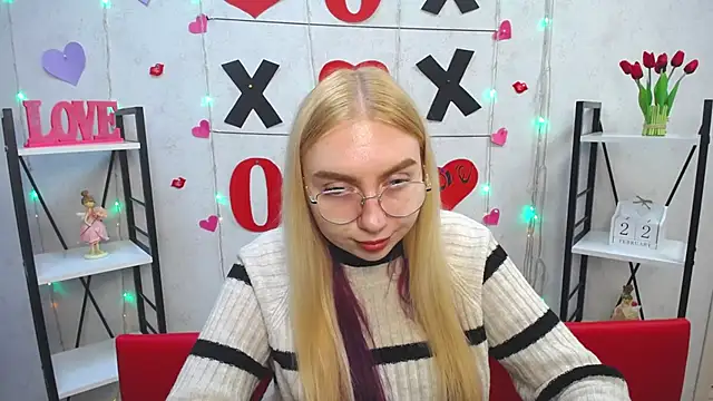 Snapshot of BeatriceFly chatting on 02/22/25, 12:40 BeatriceFly online show from 02/22/25, 12:40