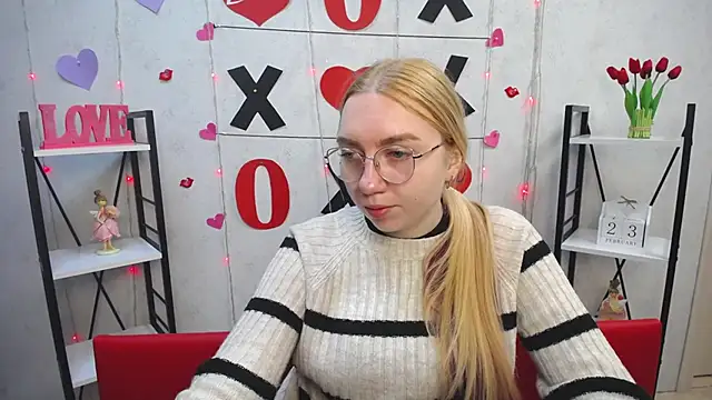 Snapshot of BeatriceFly chatting on 02/23/25, 09:11 BeatriceFly online show from 02/23/25, 09:11