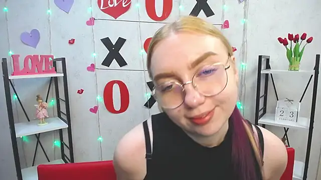 Snapshot of BeatriceFly chatting on 02/23/25, 03:18 BeatriceFly online show from 02/23/25, 03:18