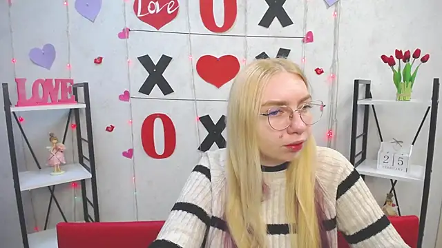 Snapshot of BeatriceFly chatting on 02/25/25, 06:14 BeatriceFly online show from 02/25/25, 06:14