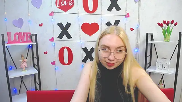 Snapshot of BeatriceFly chatting on 02/25/25, 09:20 BeatriceFly online show from 02/25/25, 09:20