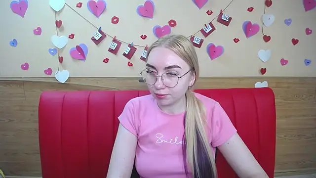 Snapshot of BeatriceFly chatting on 03/01/25, 03:49 BeatriceFly online show from 03/01/25, 03:49