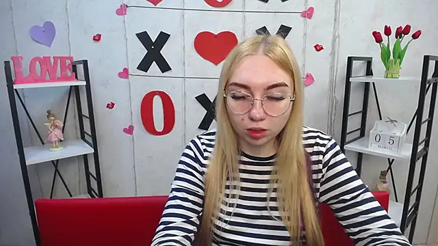 Snapshot of BeatriceFly chatting on 03/05/25, 06:12 BeatriceFly online show from 03/05/25, 06:12