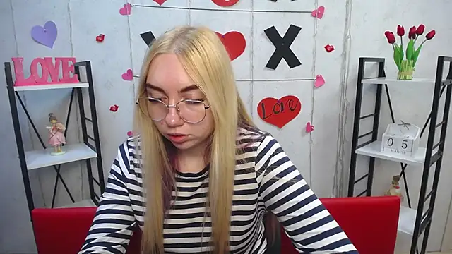 Snapshot of BeatriceFly chatting on 03/05/25, 09:16 BeatriceFly online show from 03/05/25, 09:16