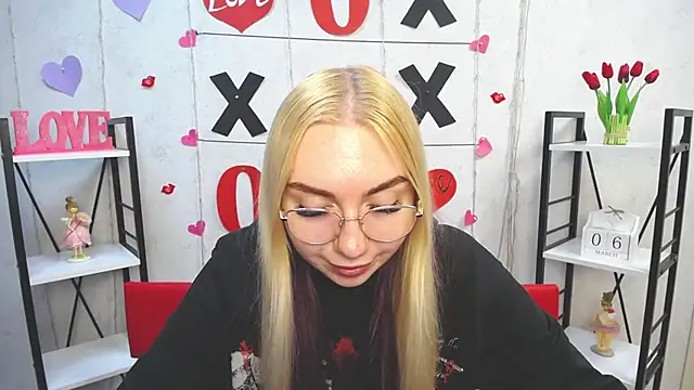 Snapshot of BeatriceFly chatting on 03/06/25, 10:41 BeatriceFly online show from 03/06/25, 10:41